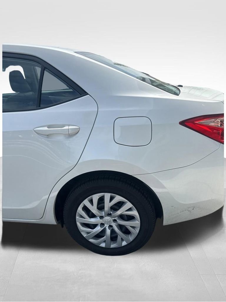 Used 2019 Toyota Corolla LE FWD image 11