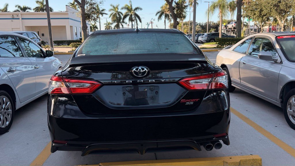 Used 2019 Toyota Camry SE w/ Convenience Package FWD image 9