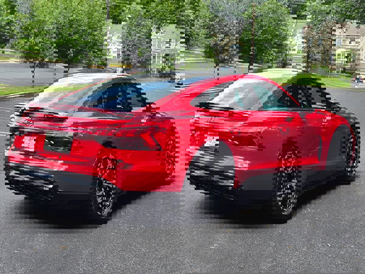 Used 2024 Audi e-tron GT Premium Plus w/ Performance Package image 6