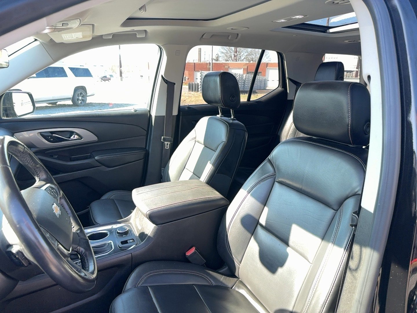 Used 2018 Chevrolet Traverse LT w/ LPO, Black Accent Package AWD/4WD image 17