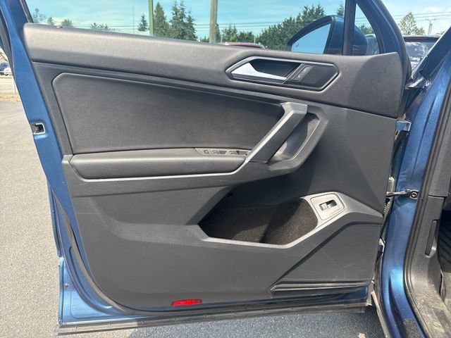 Used 2018 Volkswagen Tiguan SEL AWD/4WD image 16