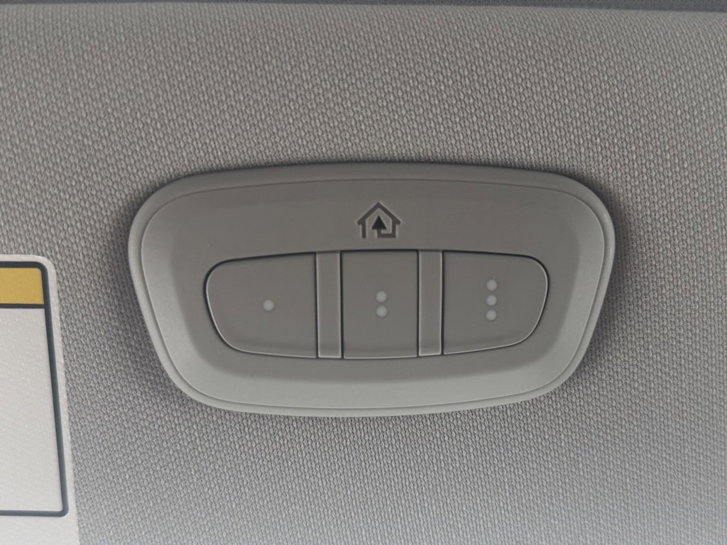 Used 2021 Jeep Cherokee Limited image 38