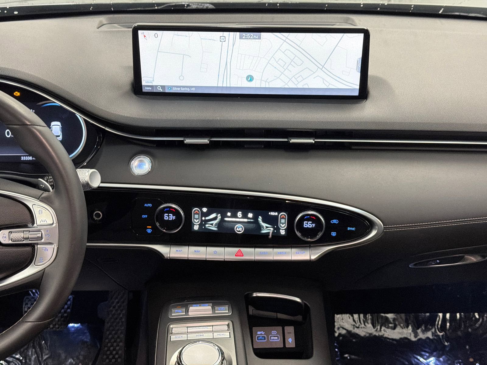 Used 2025 Genesis GV70 2.5T image 18