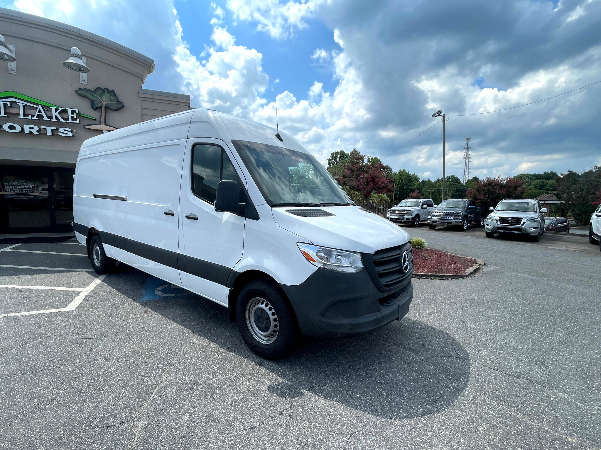 Used 2023 Mercedes-Benz Sprinter 2500 image 9