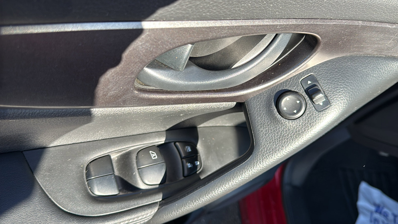 Used 2018 Nissan Rogue Sport S image 7