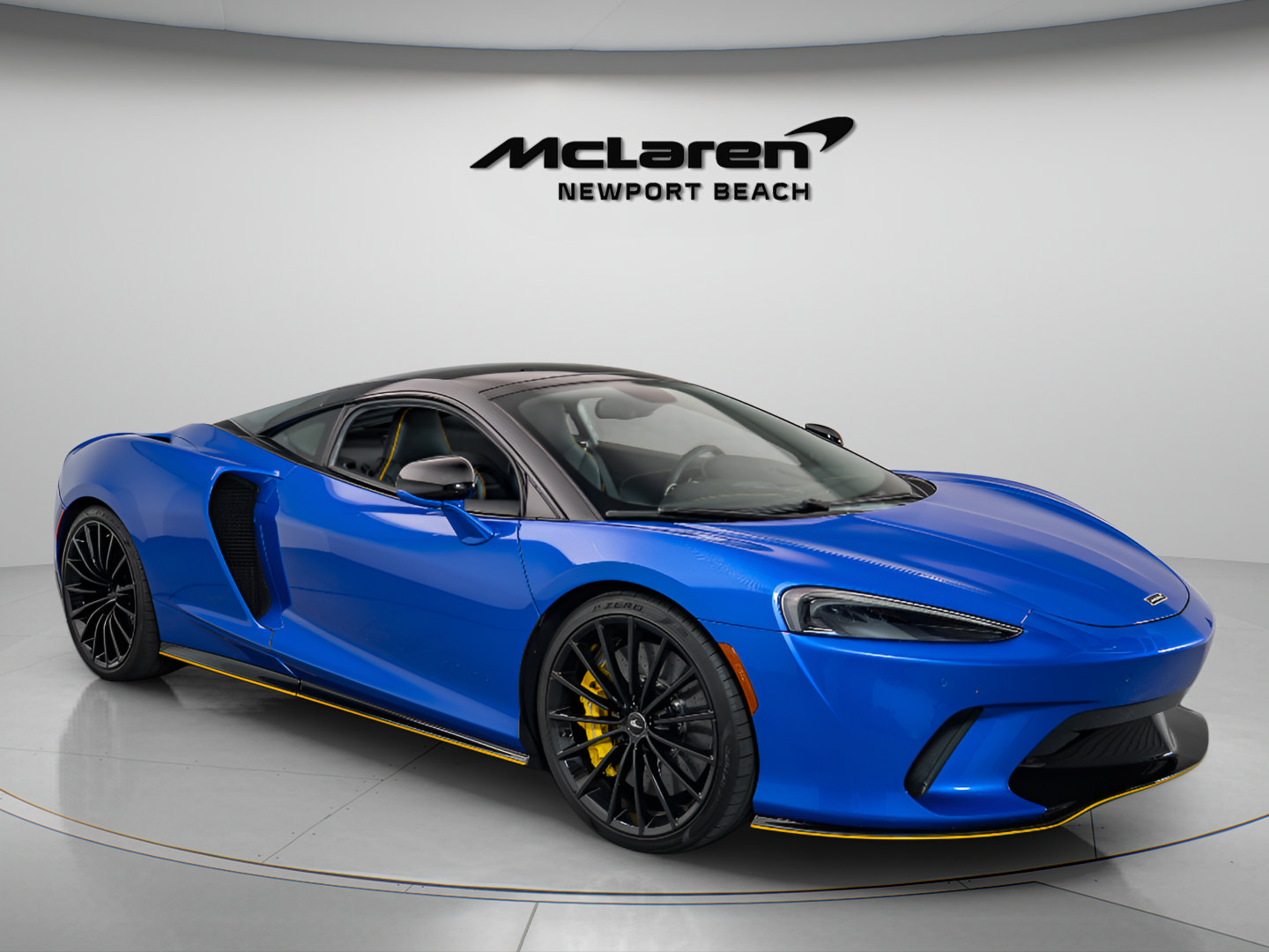 Used 2023 McLaren GT RWD image 19