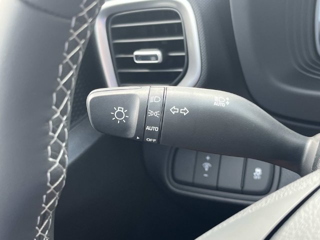New 2026 Hyundai Venue SEL FWD image 34