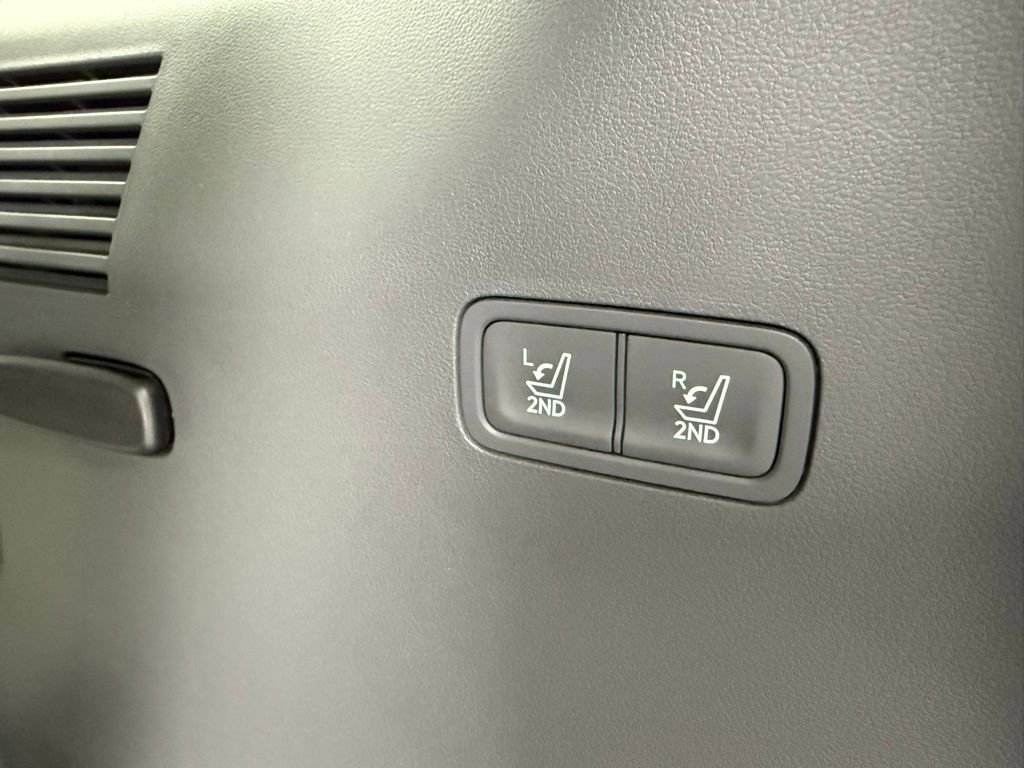 Certified 2025 Hyundai Santa Fe SEL image 13