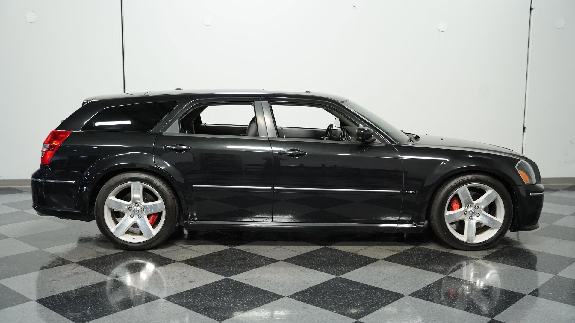 Used 2006 Dodge Magnum SRT8 w/ SRT Option Group III image 12