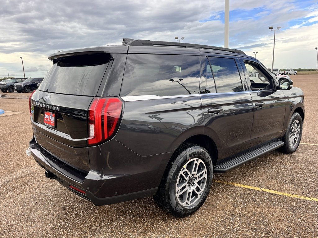 New 2025 Ford Expedition Active image 6