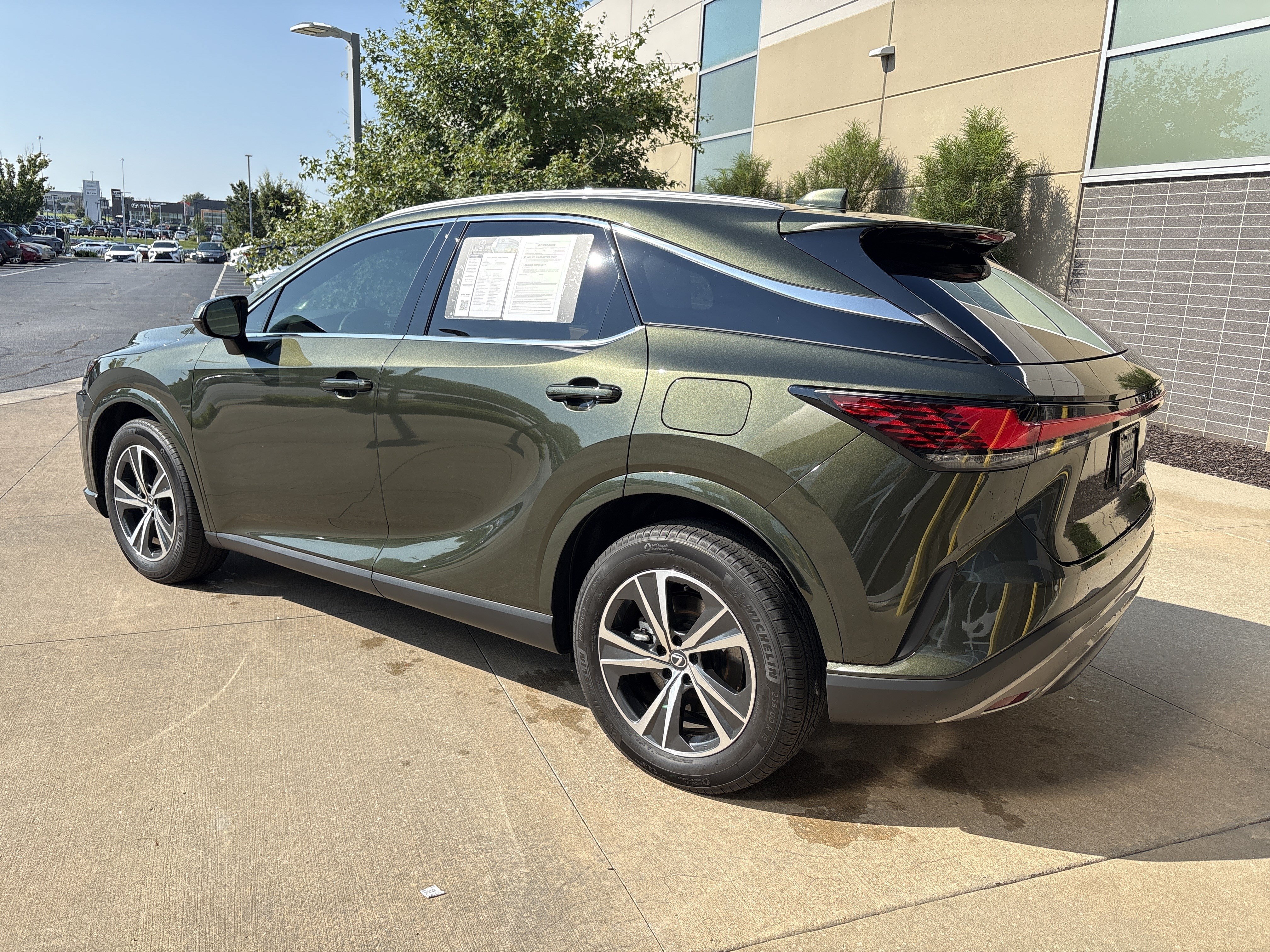 Certified 2025 Lexus RX 350h AWD/4WD image 8