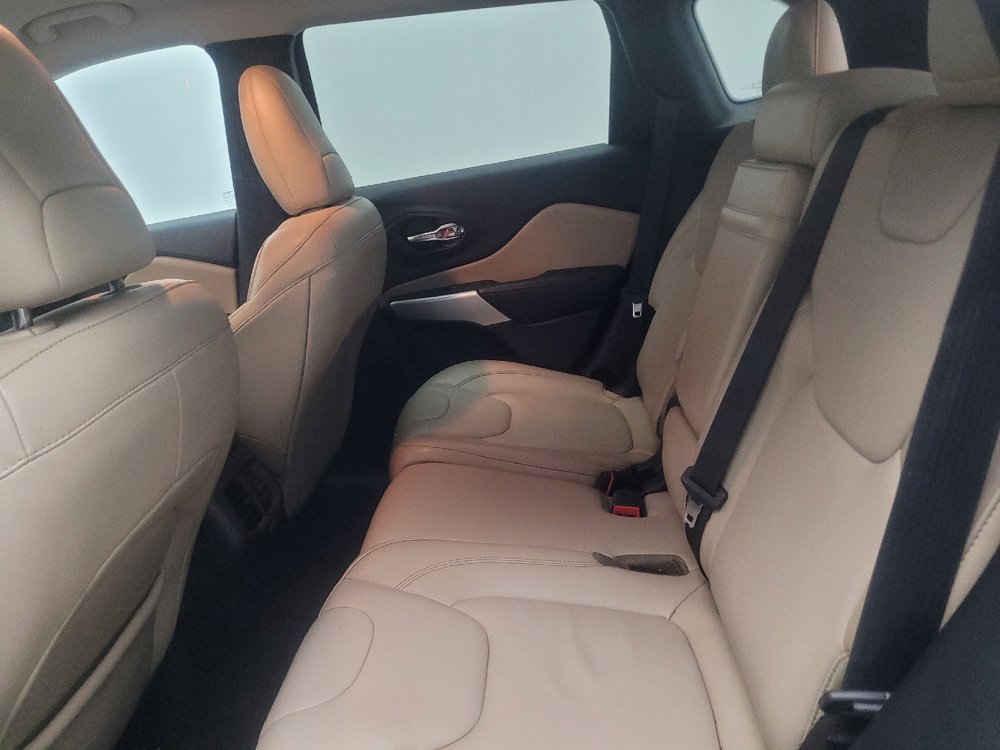 Used 2018 Jeep Cherokee Limited w/ Technology Group AWD/4WD image 18