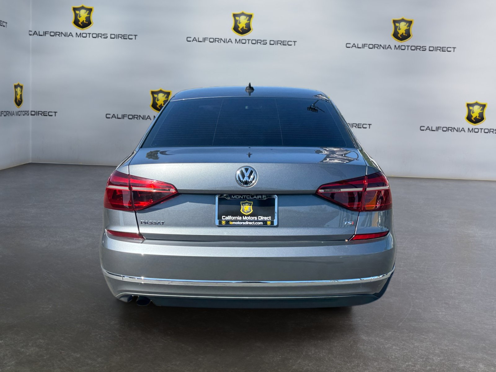 Used 2019 Volkswagen Passat 2.0T Wolfsburg w/ Wheels & Sunroof Package FWD image 4
