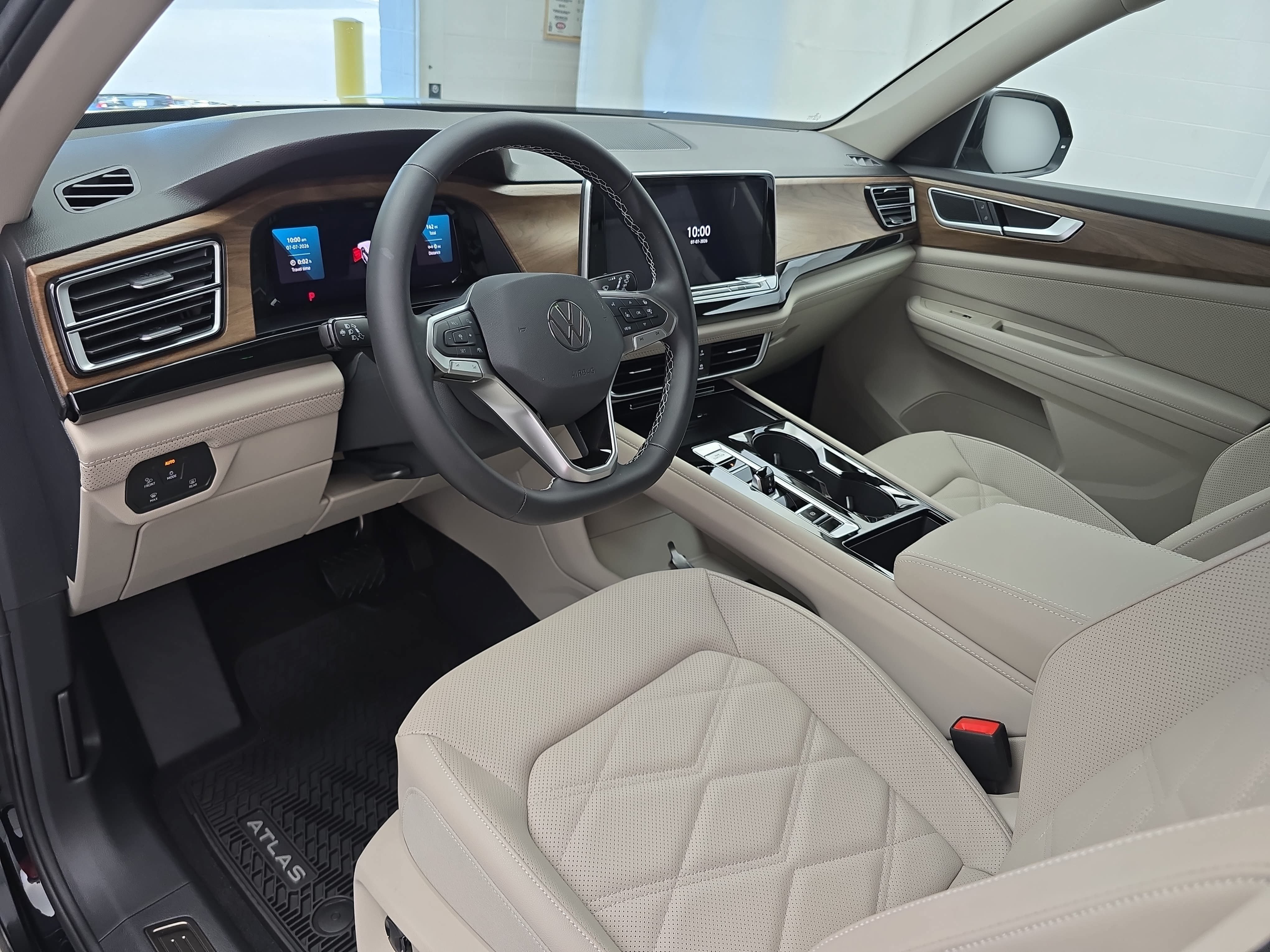 New 2026 Volkswagen Atlas SE FWD image 17