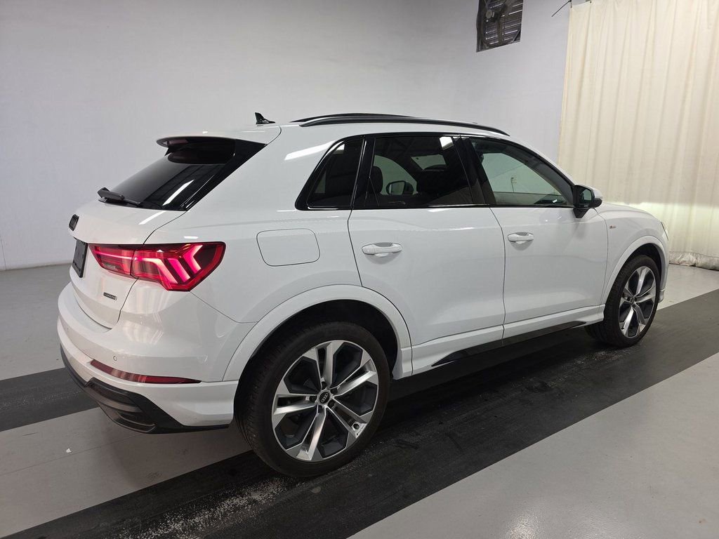 Used 2022 Audi Q3 2.0T Premium Plus w/ Premium Plus Package image 2