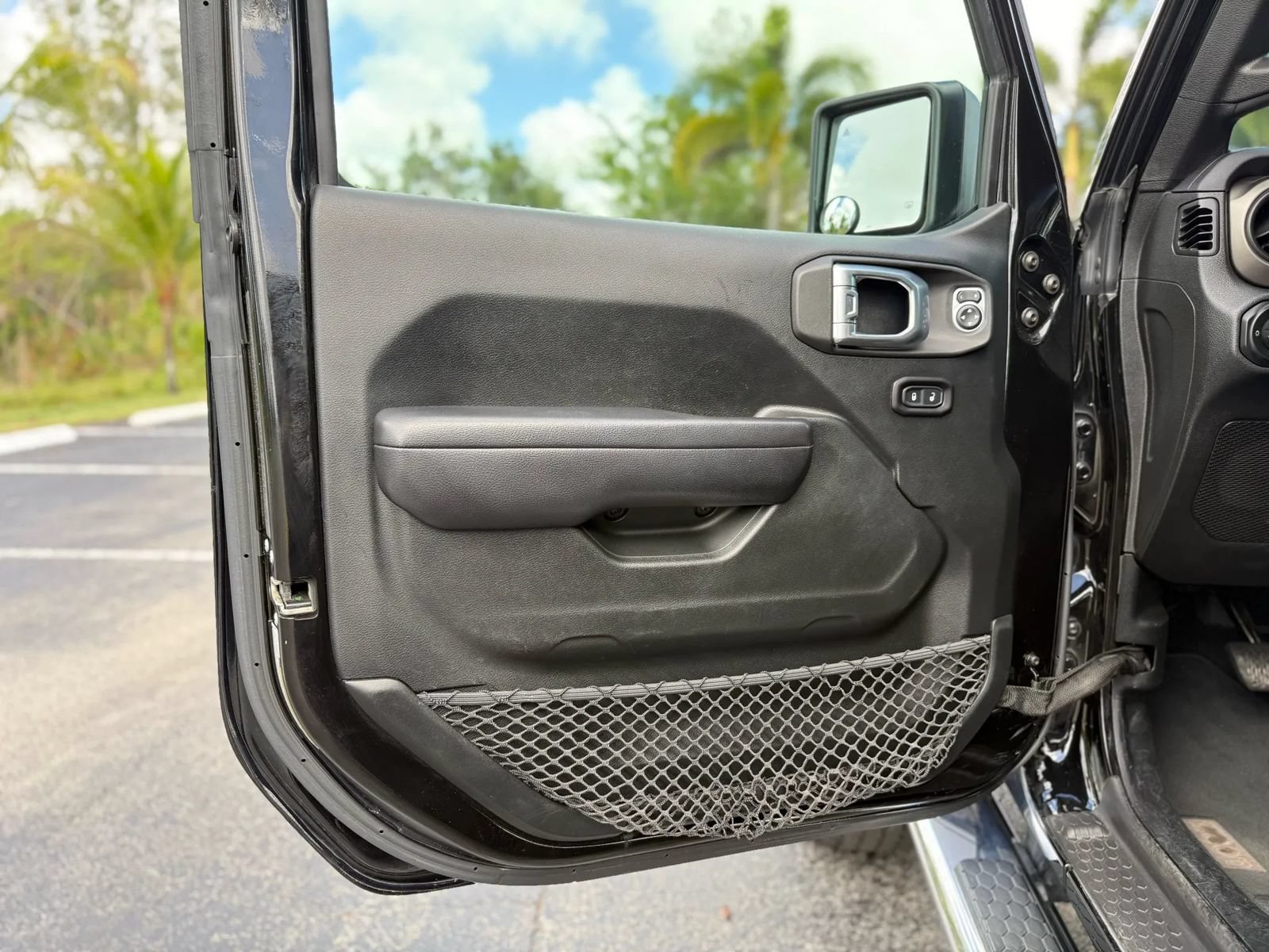 Used 2018 Jeep Wrangler Sport AWD/4WD image 21