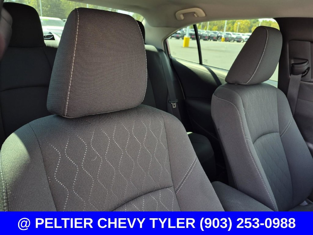 Used 2025 Toyota Corolla LE FWD image 11