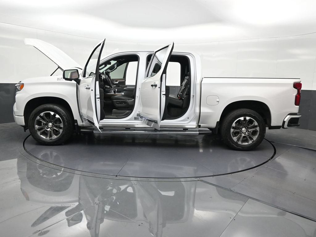Used 2024 Chevrolet Silverado 1500 High Country AWD/4WD image 33