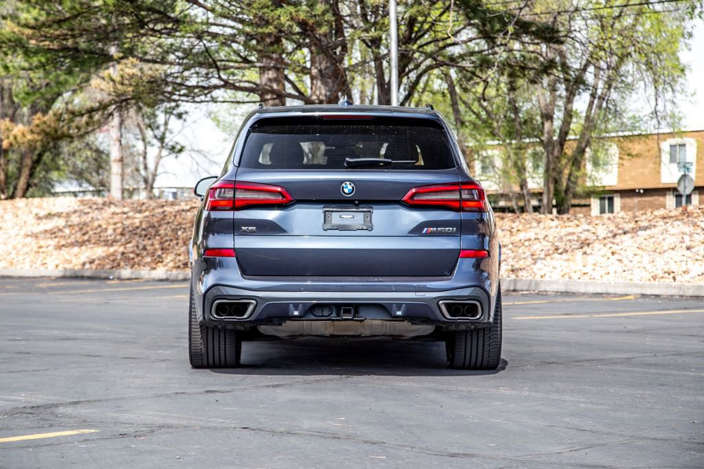 Used 2020 BMW X5 M50i image 4