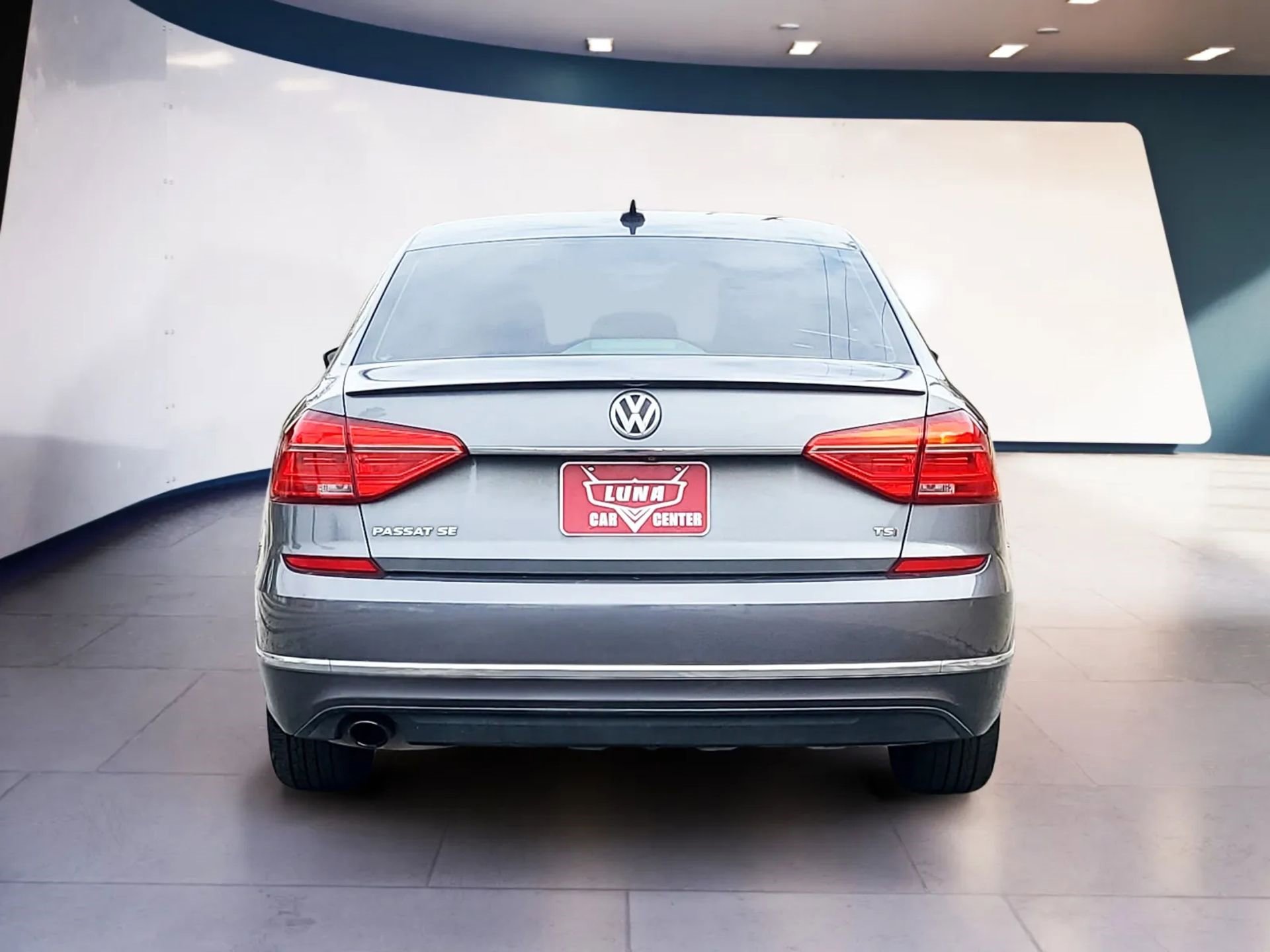 Used 2016 Volkswagen Passat 1.8T SE image 4