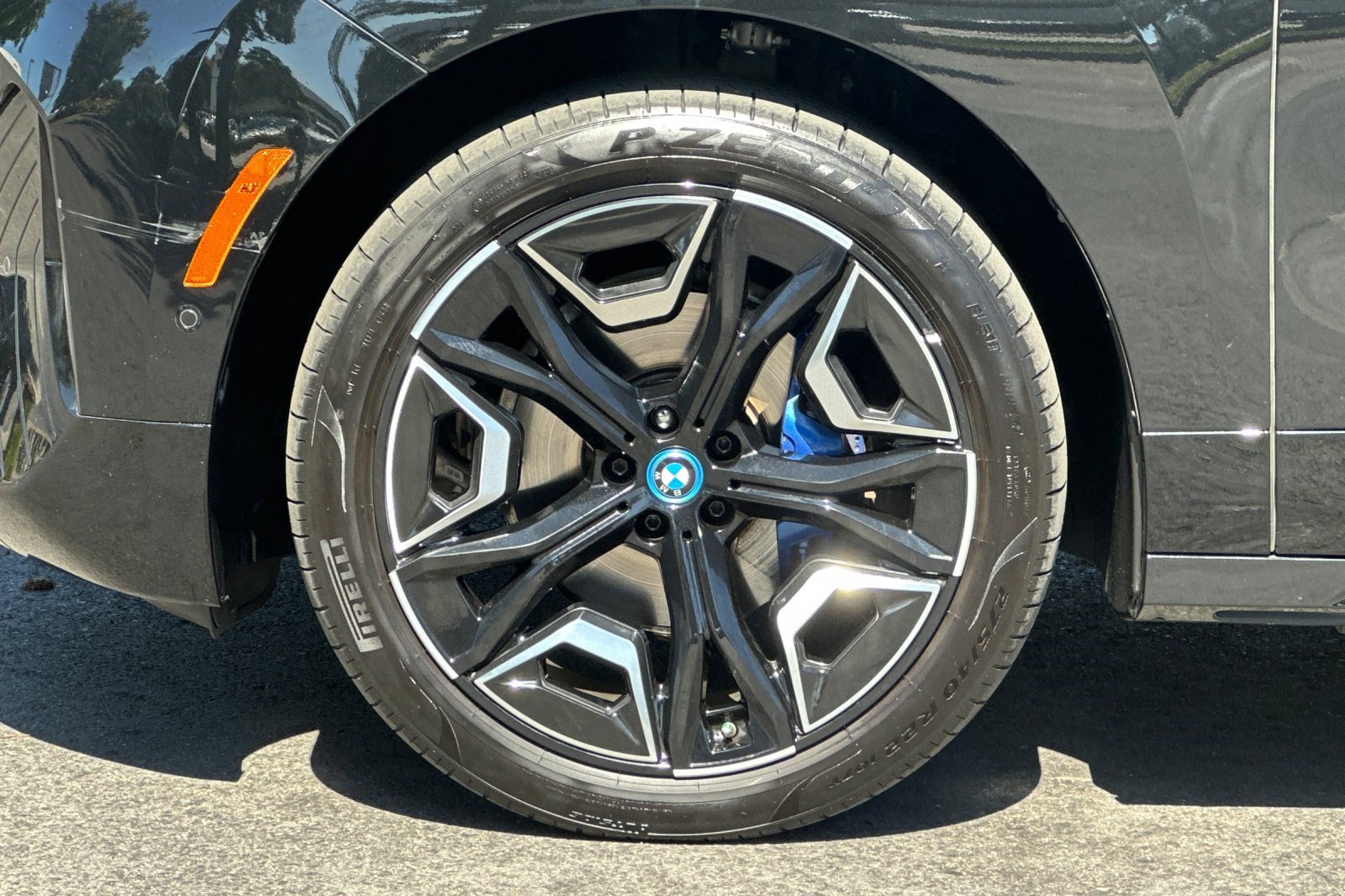 Certified 2024 BMW iX xDrive50 w/ Sport Package AWD/4WD image 39