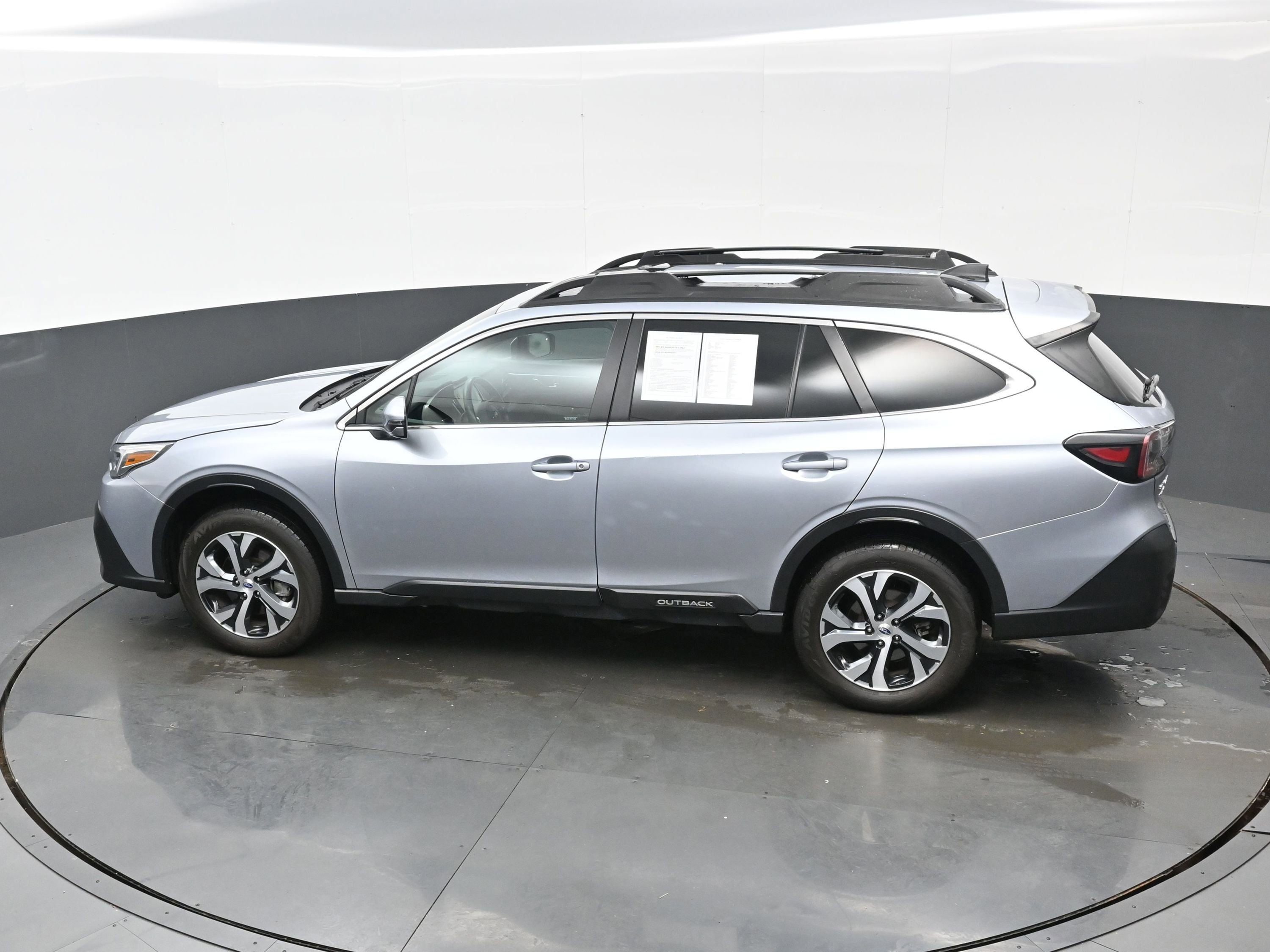 Used 2022 Subaru Outback Limited image 35