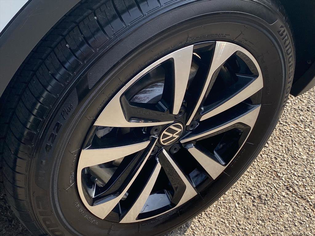 Certified 2024 Volkswagen Tiguan S image 21