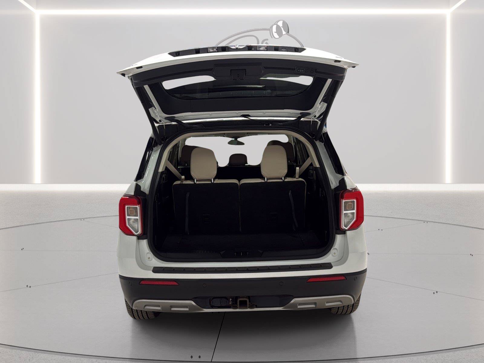 Used 2021 Ford Explorer XLT w/ Equipment Group 202A AWD/4WD image 9