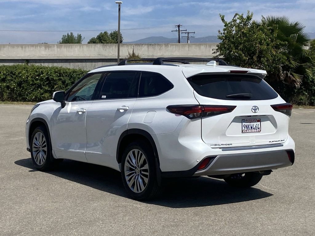 Used 2024 Toyota Highlander Platinum image 40