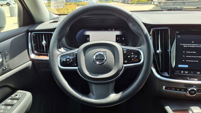 Certified 2025 Volvo V60 B5 Cross Country Plus AWD/4WD image 21