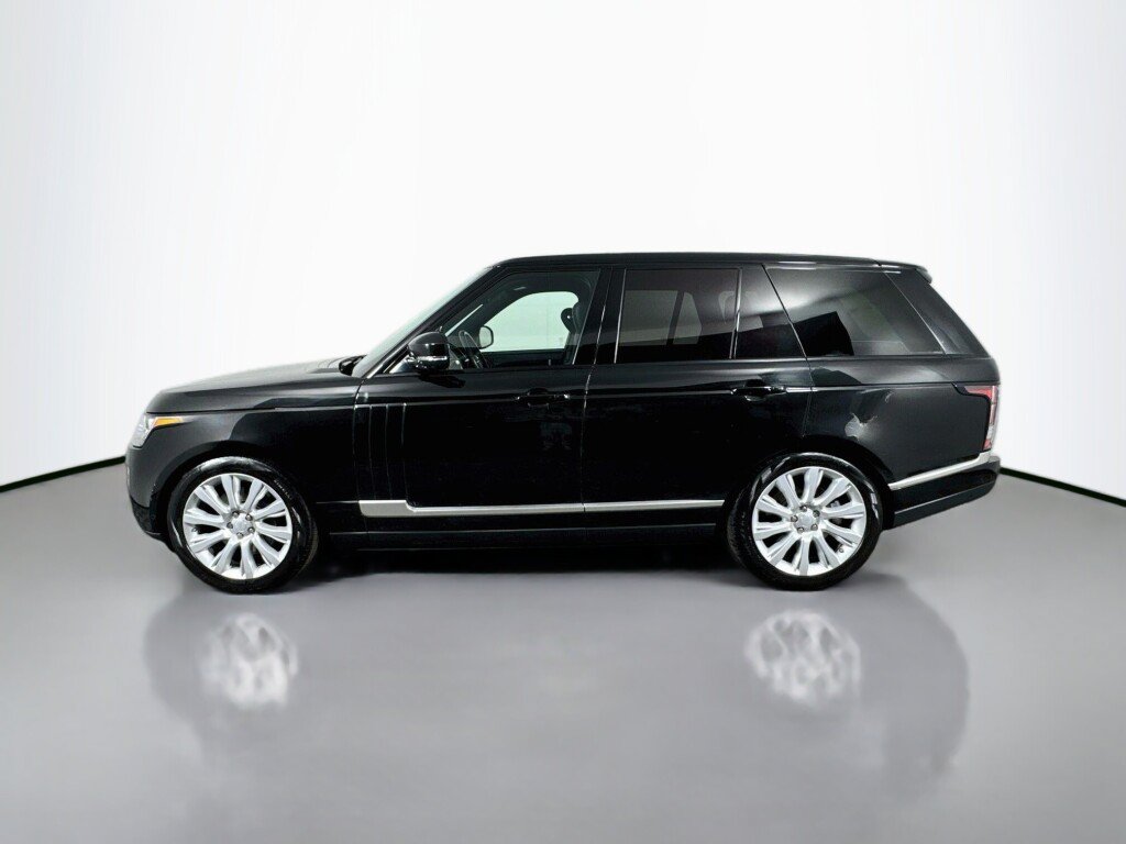 Used 2015 Land Rover Range Rover Supercharged AWD/4WD image 2