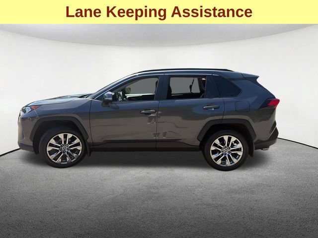 Used 2020 Toyota RAV4 XLE Premium AWD/4WD image 6