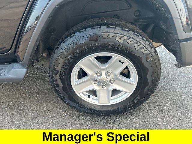 Used 2021 Jeep Wrangler Unlimited Sahara AWD/4WD image 40