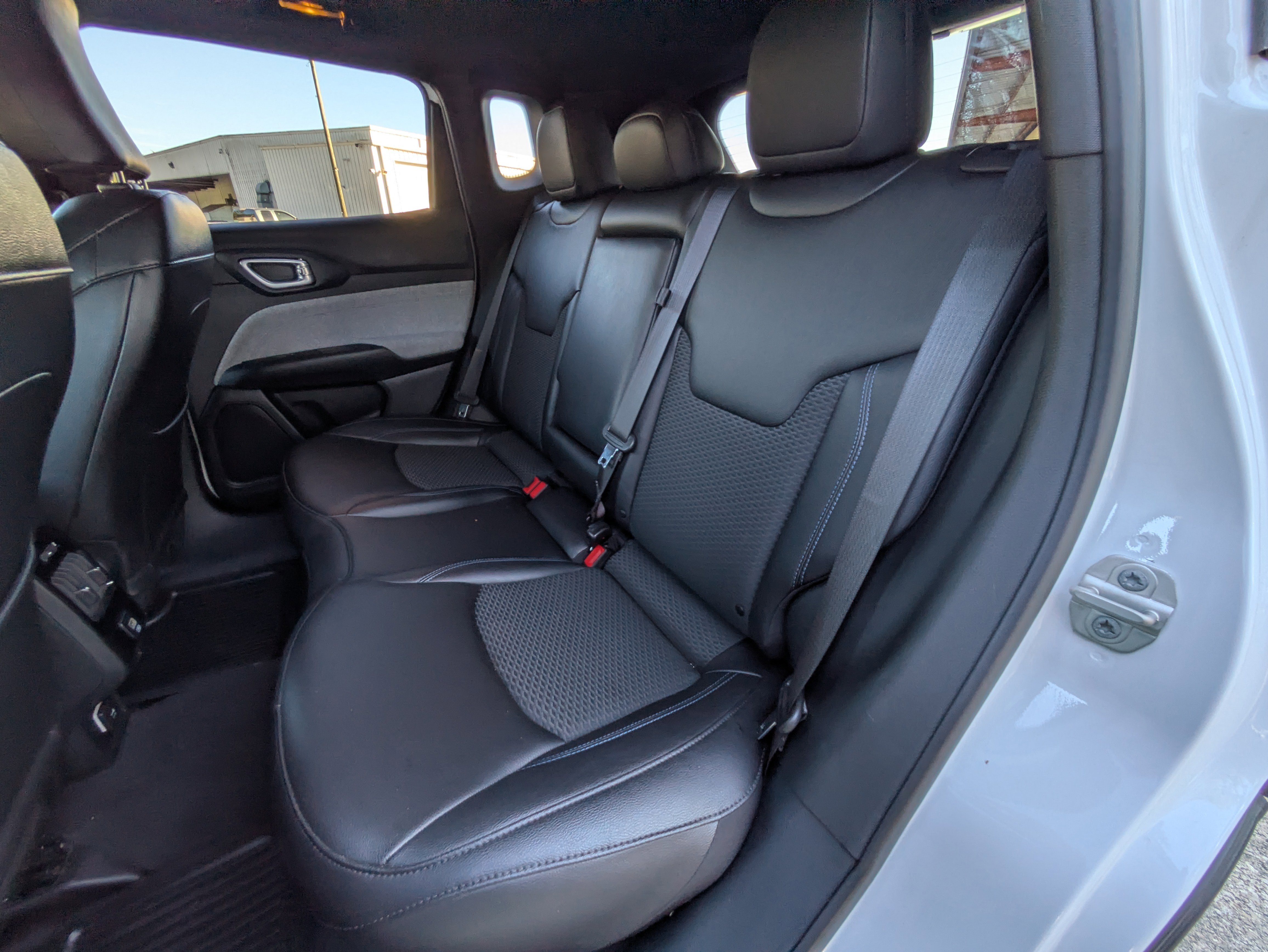 Used 2024 Jeep Compass Latitude image 8