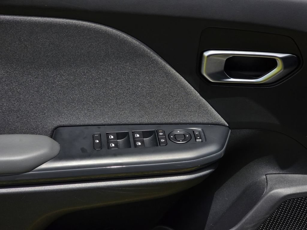 Used 2025 Kia K4 EX FWD image 11