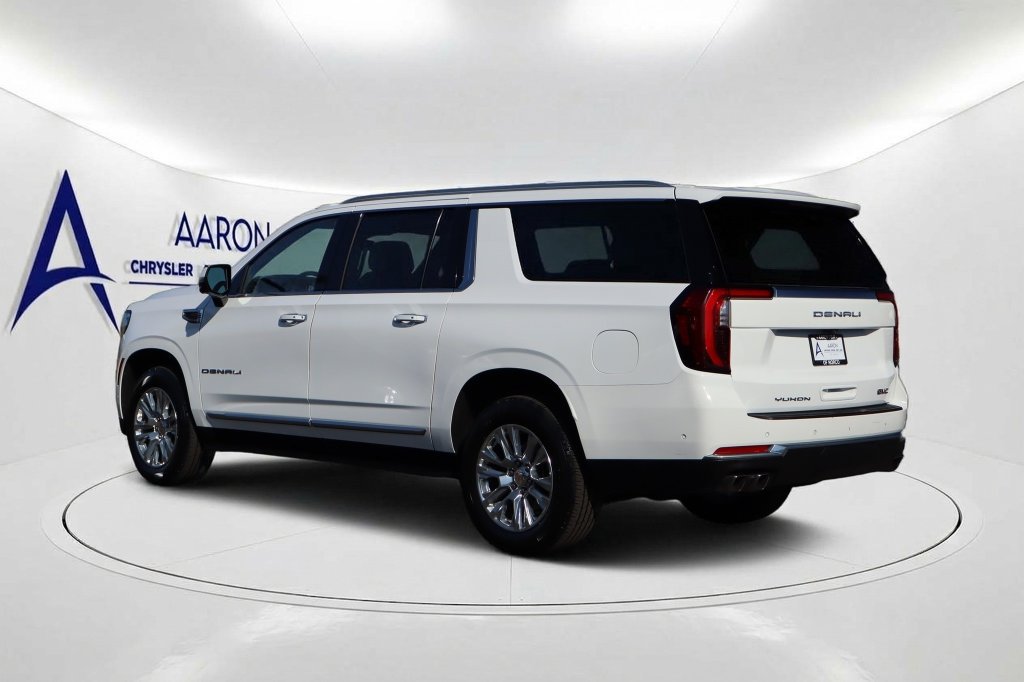Used 2025 GMC Yukon XL Denali AWD/4WD image 7