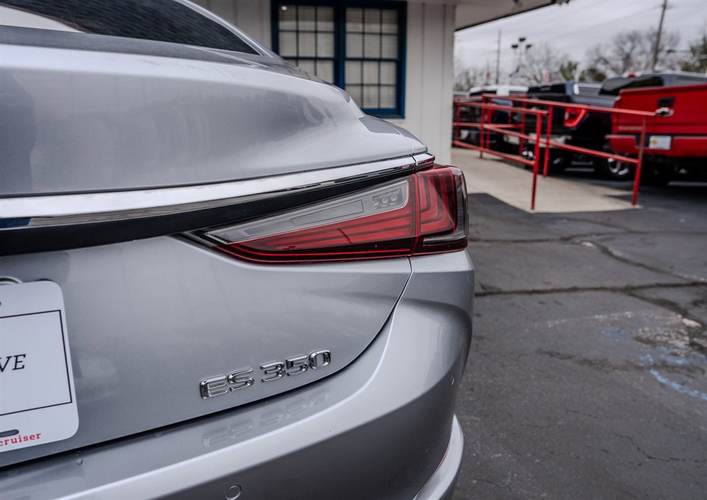 Used 2023 Lexus ES 350 Luxury w/ Premium Package image 11
