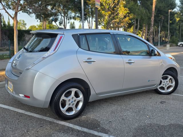 Used 2012 Nissan Leaf SL FWD image 9