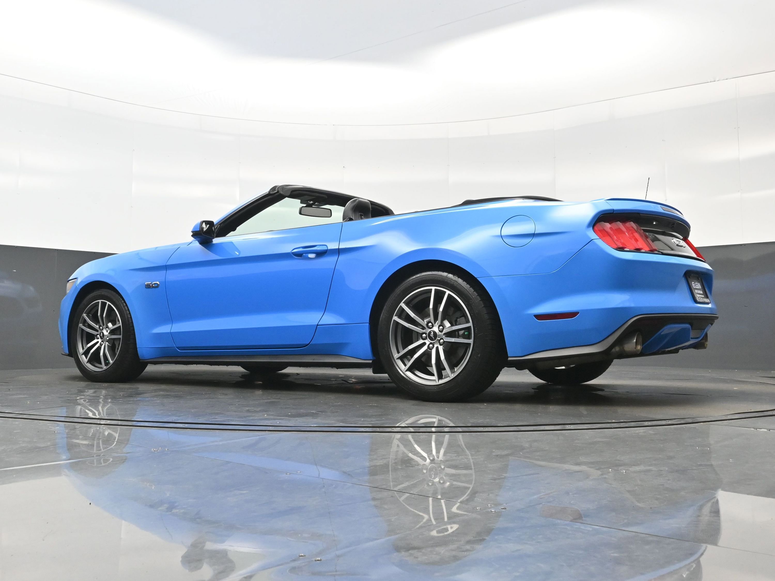 Used 2017 Ford Mustang GT Premium RWD image 26