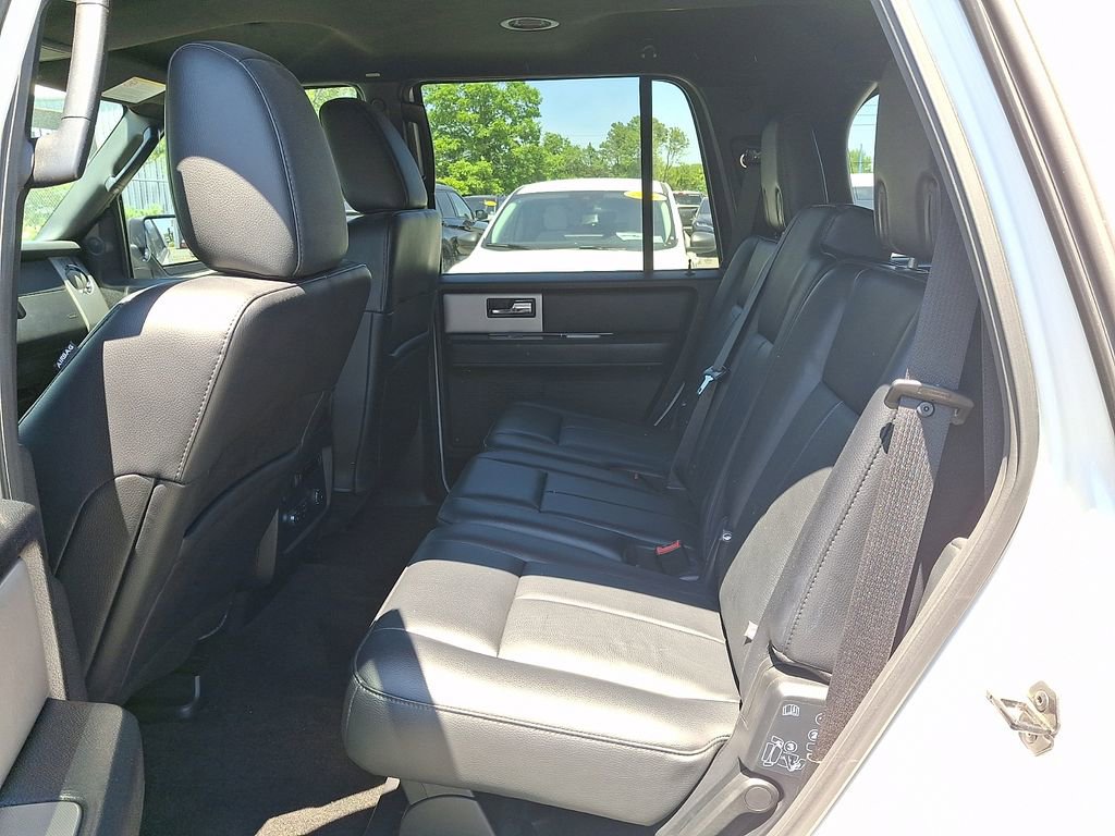 Used 2017 Ford Expedition XLT w/ Equipment Group 201A AWD/4WD image 10