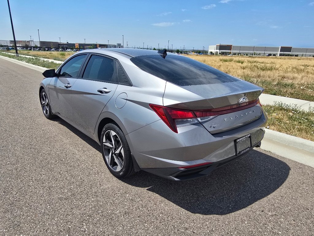 Used 2023 Hyundai Elantra SEL w/ Convenience Package FWD image 3