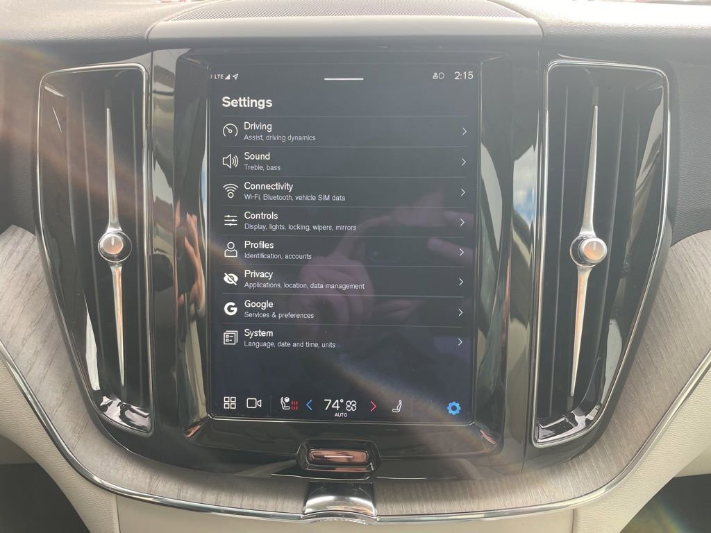 Certified 2023 Volvo XC60 B5 Plus w/ Climate Package image 32