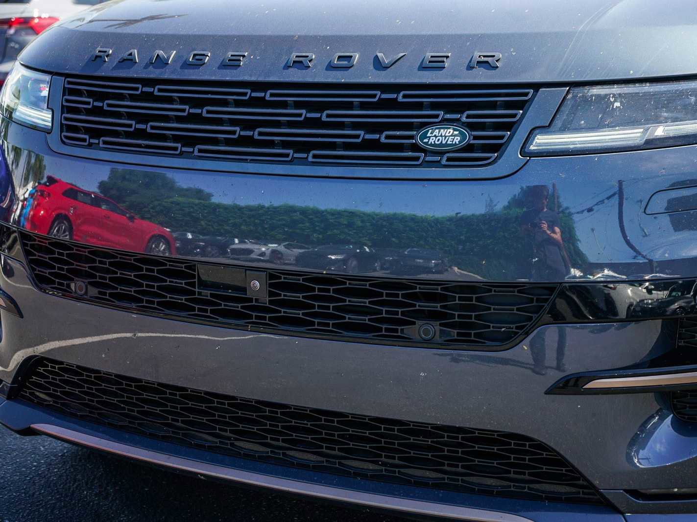 Used 2025 Land Rover Range Rover Sport Dynamic SE image 8