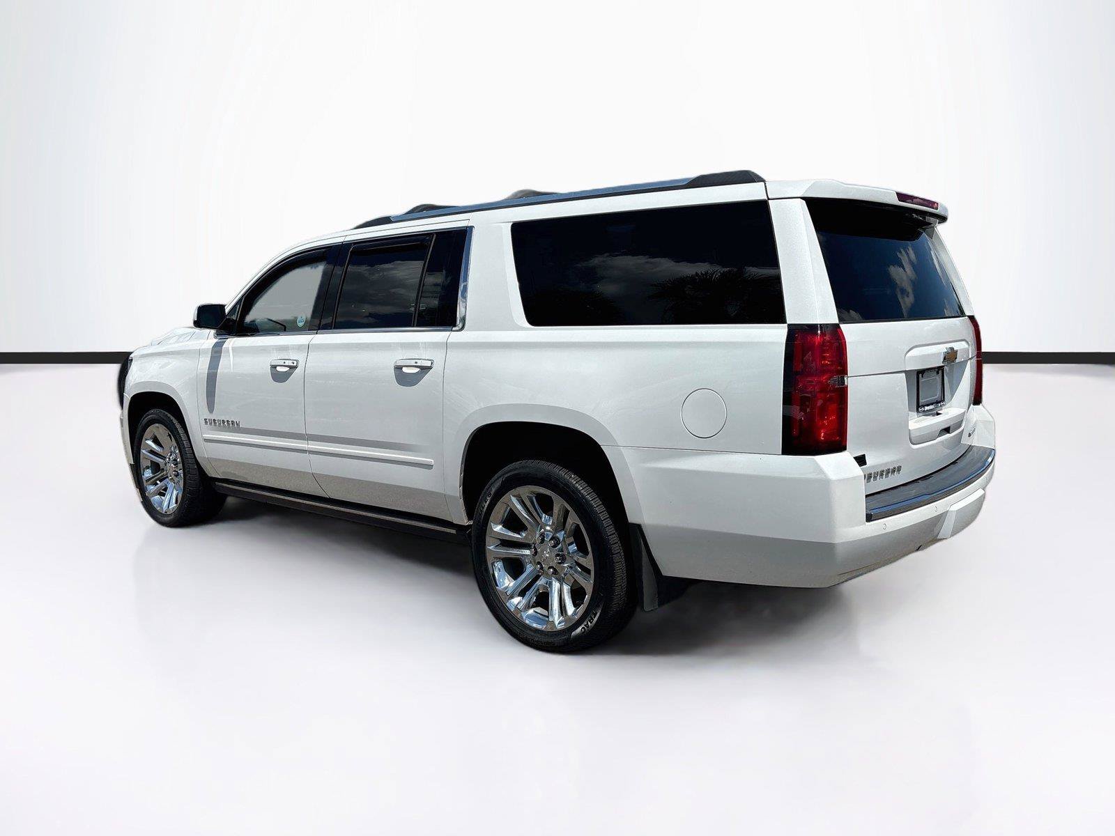 Used 2019 Chevrolet Suburban Premier w/ Premier Plus Edition AWD/4WD image 5