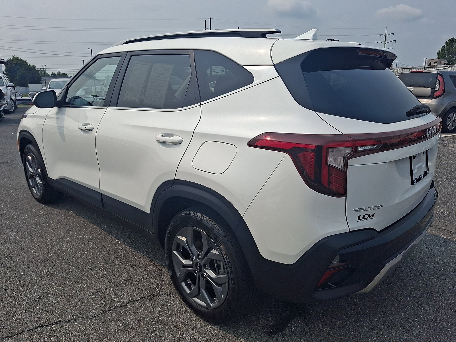 Used 2024 Kia Seltos S AWD/4WD image 6