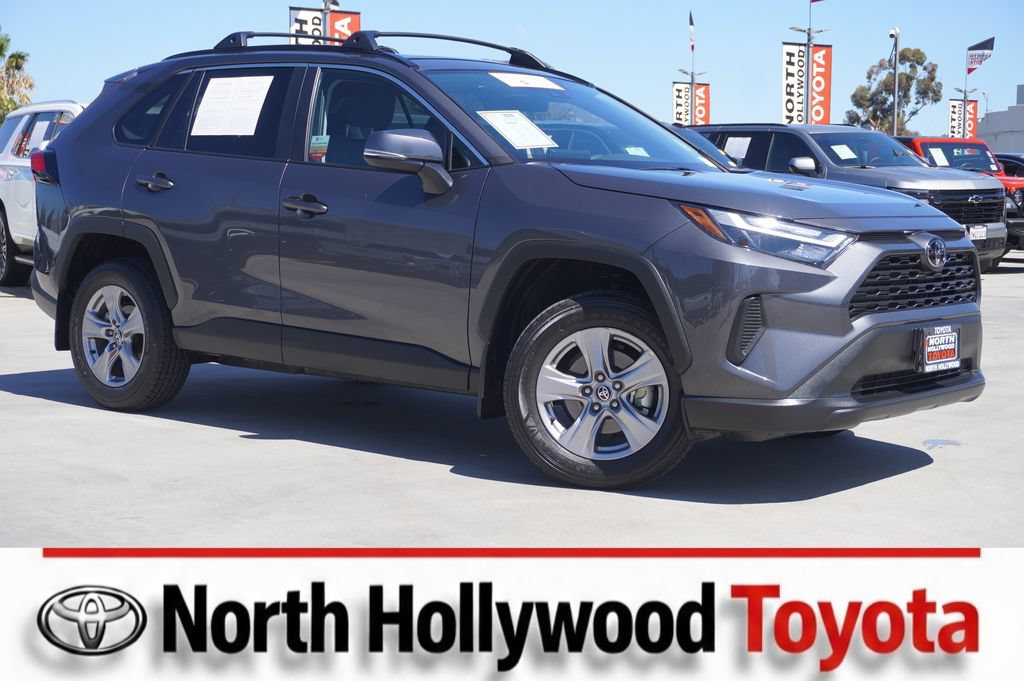 Used 2025 Toyota RAV4 XLE w/ Convenience Package FWD image 1