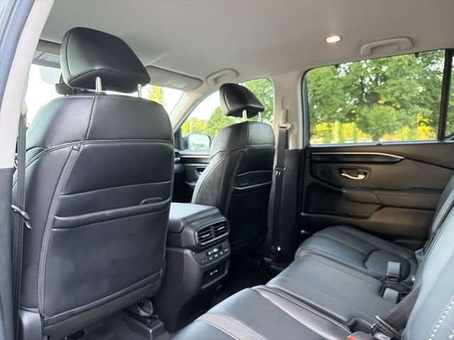 Used 2025 Honda Pilot EX-L image 10
