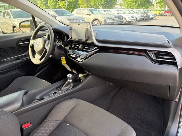 Used 2020 Toyota C-HR LE FWD image 31