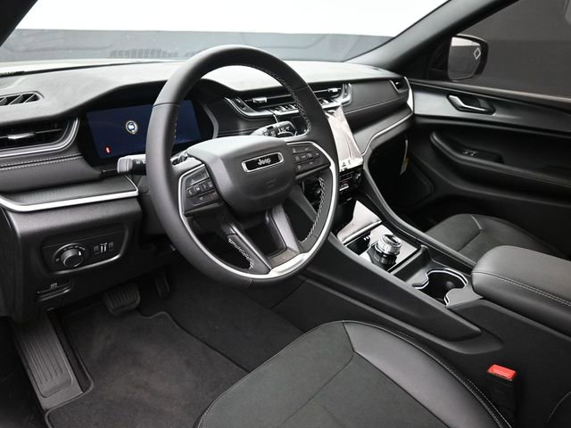 New 2025 Jeep Grand Cherokee L Altitude image 12