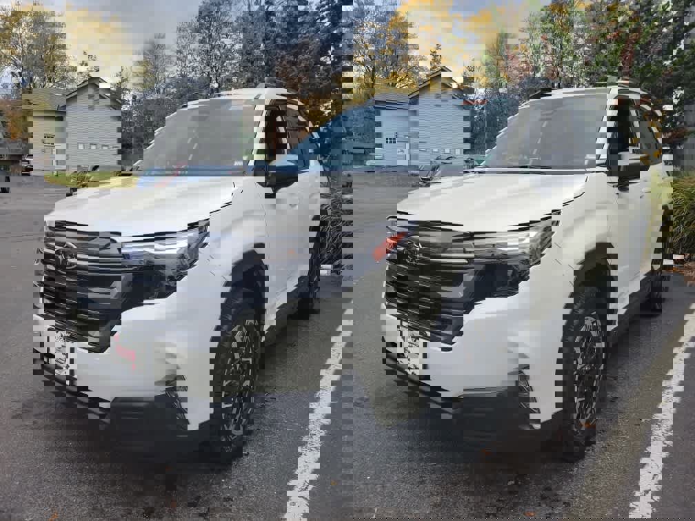 Certified 2025 Subaru Forester Premium image 8